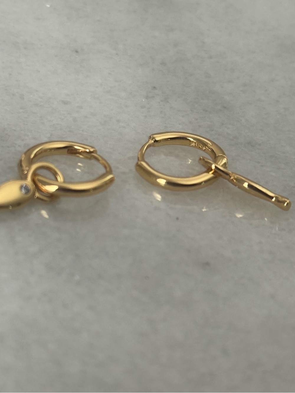 Gold Fish Crystal Dangle Hoop Earrings
Brand New
Gold Plated Sterling Silver - Picture 3 of 5